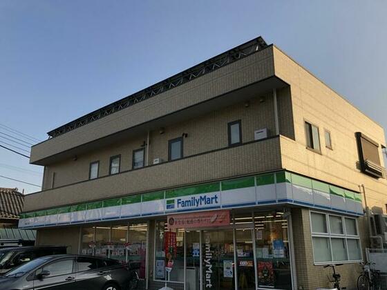 コンビニ　ファミリーマート六浦四丁目店（コンビニ）まで170m