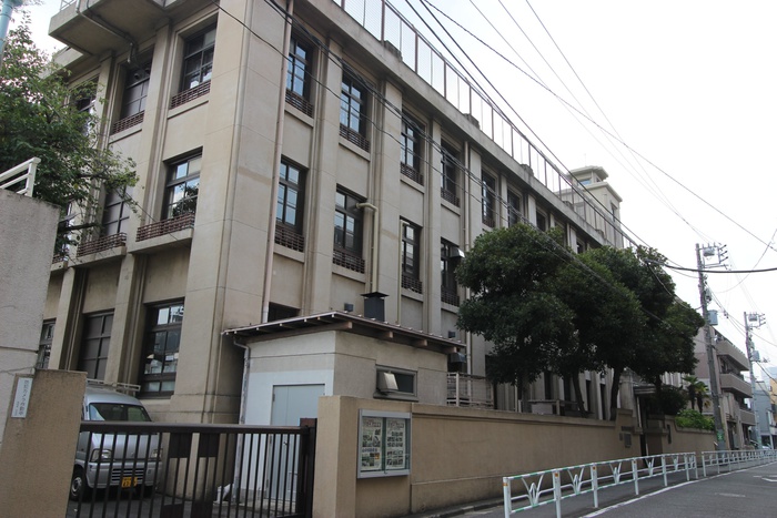 小学校　広尾小学校（小学校）まで950m