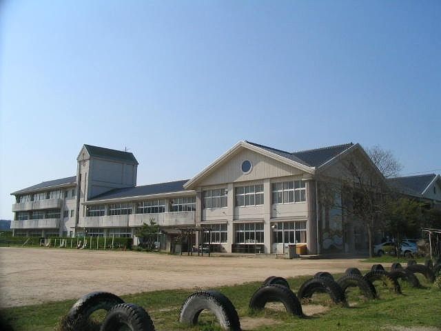 小学校　倉吉市立河北小学校（小学校）まで1100m