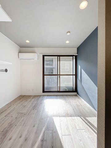 居室・リビング　※同建物ほかのお部屋の写真です。