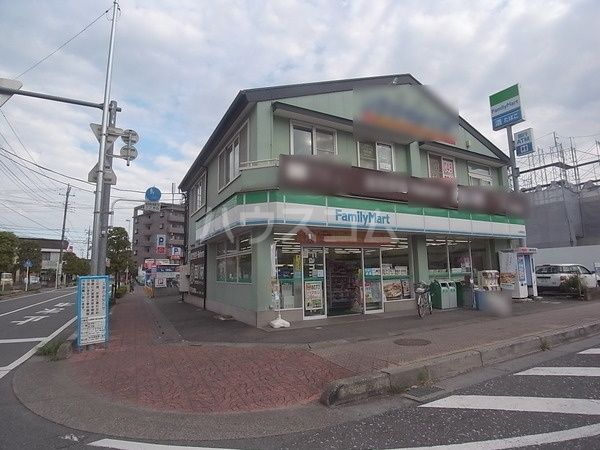 コンビニ　ファミリーマート土呂駅前店（コンビニ）まで594m