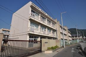 小学校　縄手南小学校（小学校）まで668m