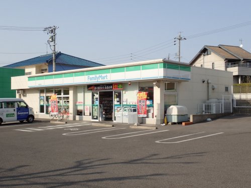 コンビニ　ファミリーマート名東高針店（コンビニ）まで533m