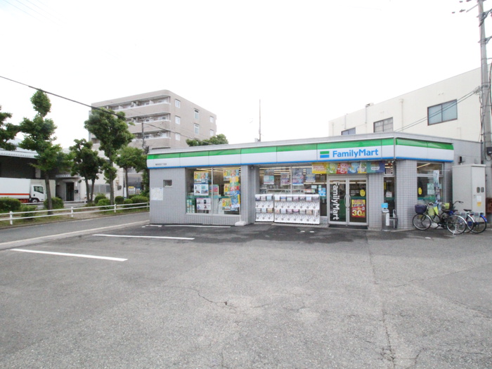コンビニ　ファミリーマート南吹田5丁目店（コンビニ）まで260m
