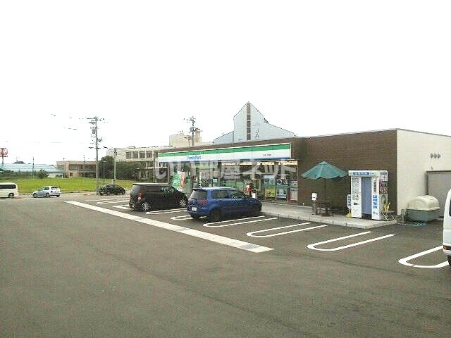 コンビニ　ファミリーマート七塚（コンビニ）まで1936m