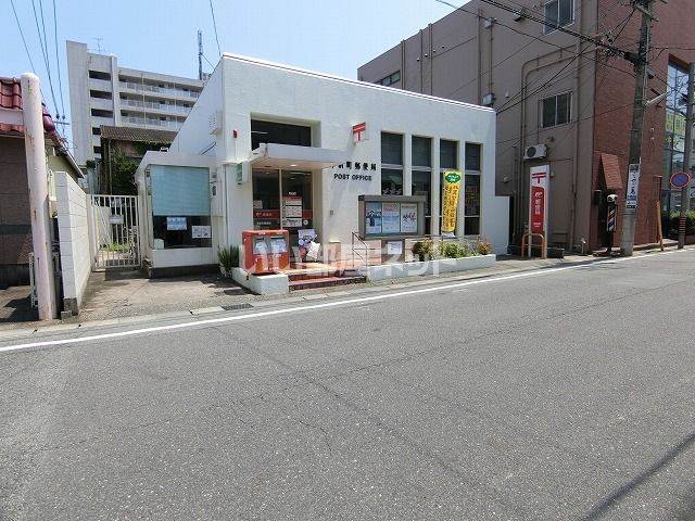 郵便局　津新町郵便局（郵便局）まで515m