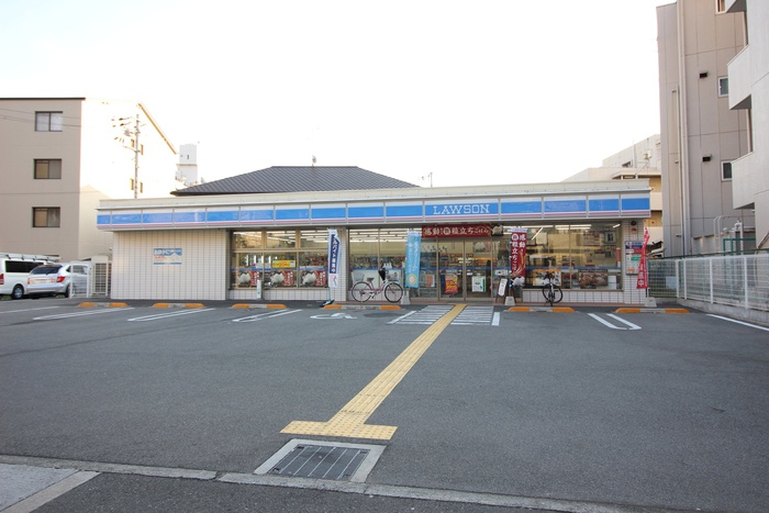 コンビニ　ローソン（コンビニ）まで182m