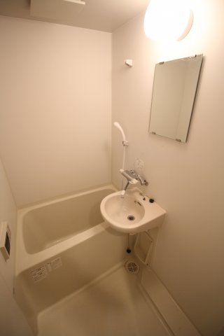 バス・シャワールーム　（別タイプ参考写真）VIVRE駒込　北区中里1