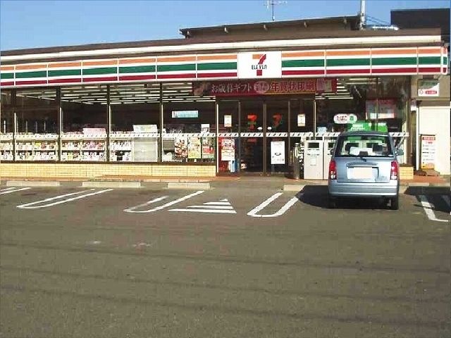 コンビニ　セブンイレブン竹鼻町蜂尻店（コンビニ）まで400m