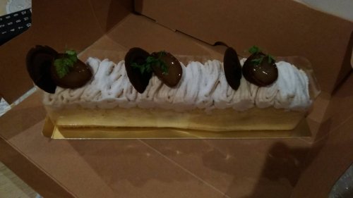飲食店　パティスリーアトリエシュシュ（PTISSERIE ATELI（飲食店）まで605m