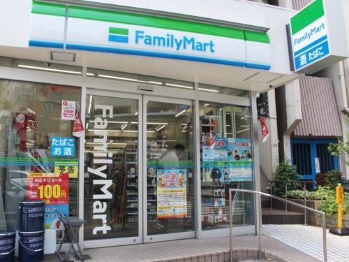 コンビニ　ファミリーマート 白山五丁目店（コンビニ）まで87m