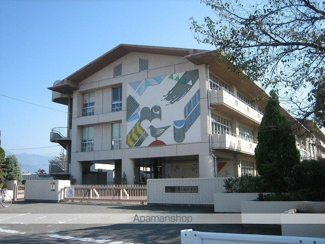 小学校　甲府市立大国小学校（小学校）まで837m