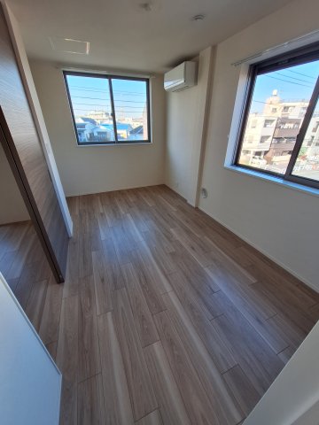 居室・リビング　★※別号室の写真です　明るいフローリングの角部屋です★