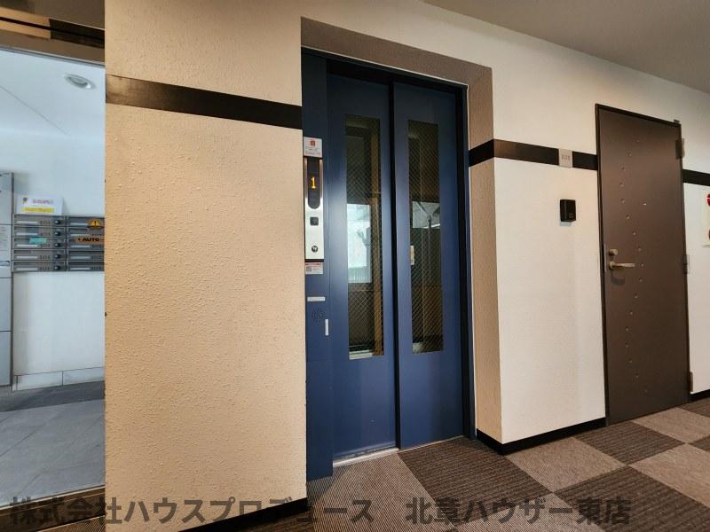 ロビー　建物の内部です