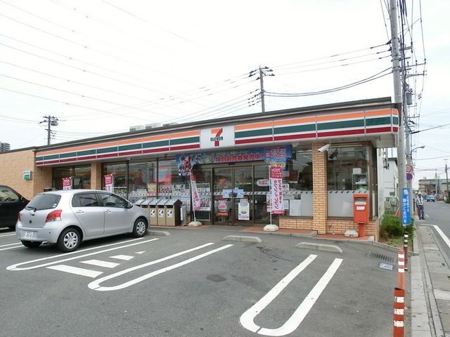 コンビニ　セブンイレブン三郷谷口店（コンビニ）まで704m