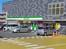 コンビニ　ファミリーマートマルハチ大安寺店（コンビニ）まで467m
