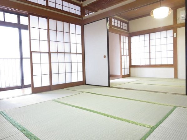 居室・リビング　南向き２部屋