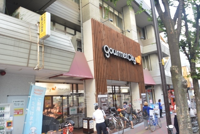 スーパー　ダイエー　江坂駅前店（スーパー）まで385m