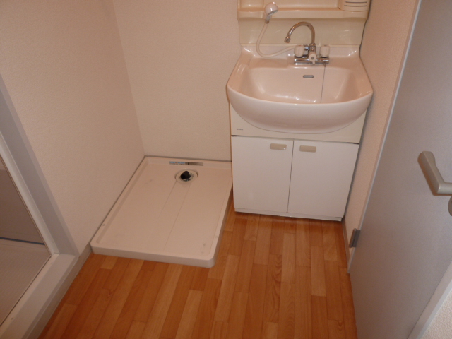 洗面設備　同物件の別のお部屋です