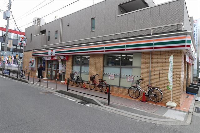 コンビニ　セブンイレブン（コンビニ）まで152m