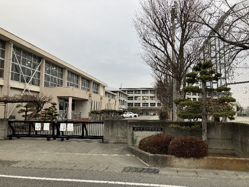 中学校　高崎市立矢中中学校（中学校）まで1933m