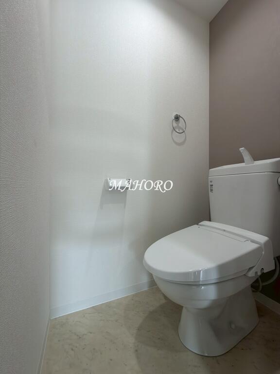 京阪本線 寝屋川市駅 徒歩6分 3階建 築1年のトイレ写真
