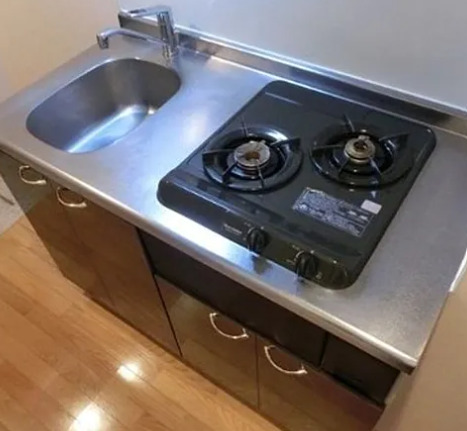 キッチン　別部屋の画像を使用しております。