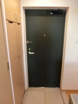 玄関　別部屋の画像を使用しております。