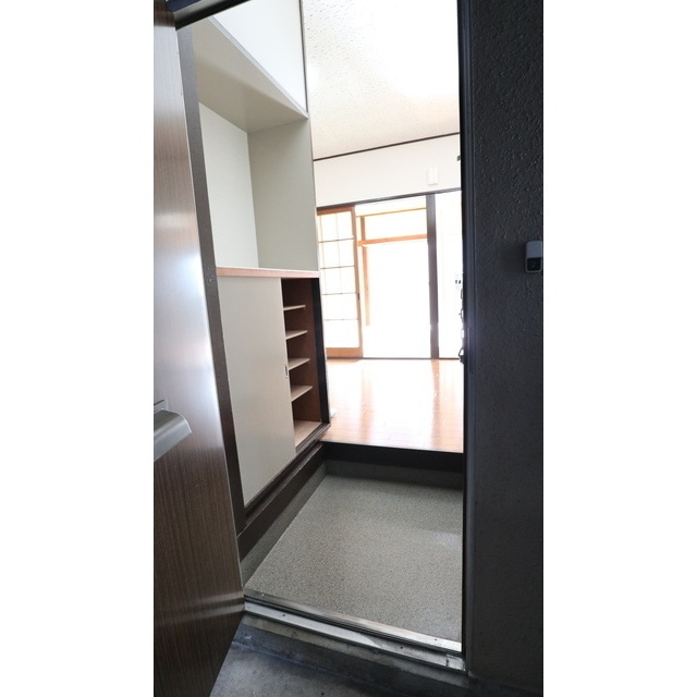玄関　参考　他部屋の写真