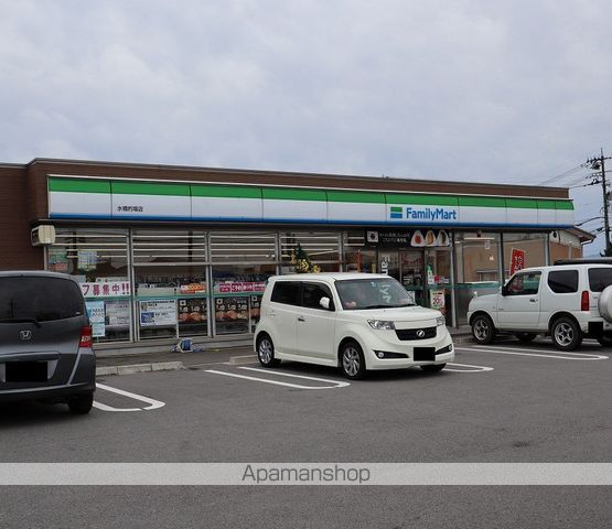 コンビニ　ファミリーマート（コンビニ）まで2535m