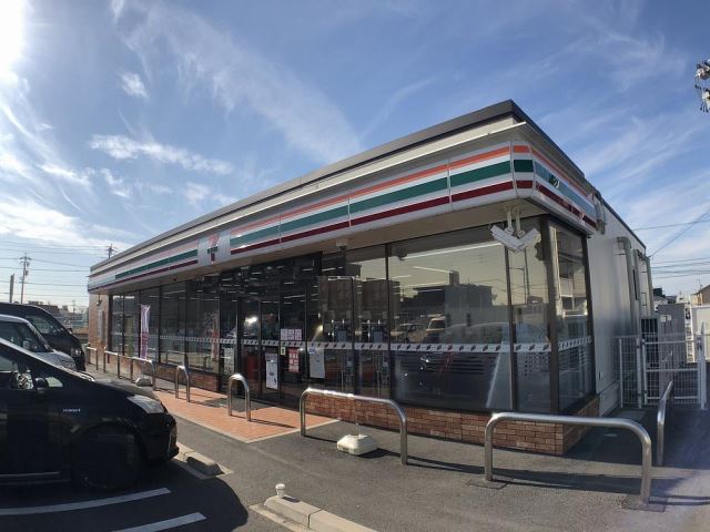 コンビニ　セブンイレブン（コンビニ）まで270m