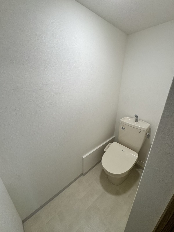 高見の里貸家のトイレ写真
