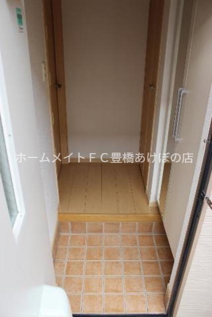 玄関　同型別部屋写真