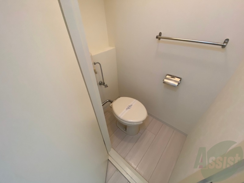 トイレ　こちらはトイレです。清潔感があり、安心して使用できます。