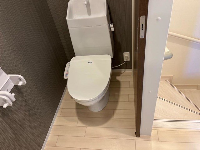 トイレ　※別部屋参考写真※