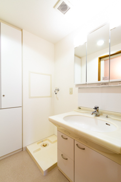 洗面設備　※写真は同タイプ住戸です。