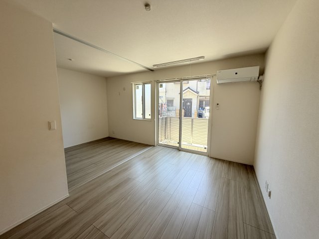 House S.YIIの居間写真