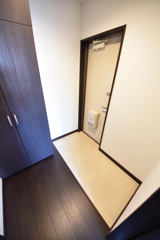 コンフォールNAOの玄関写真