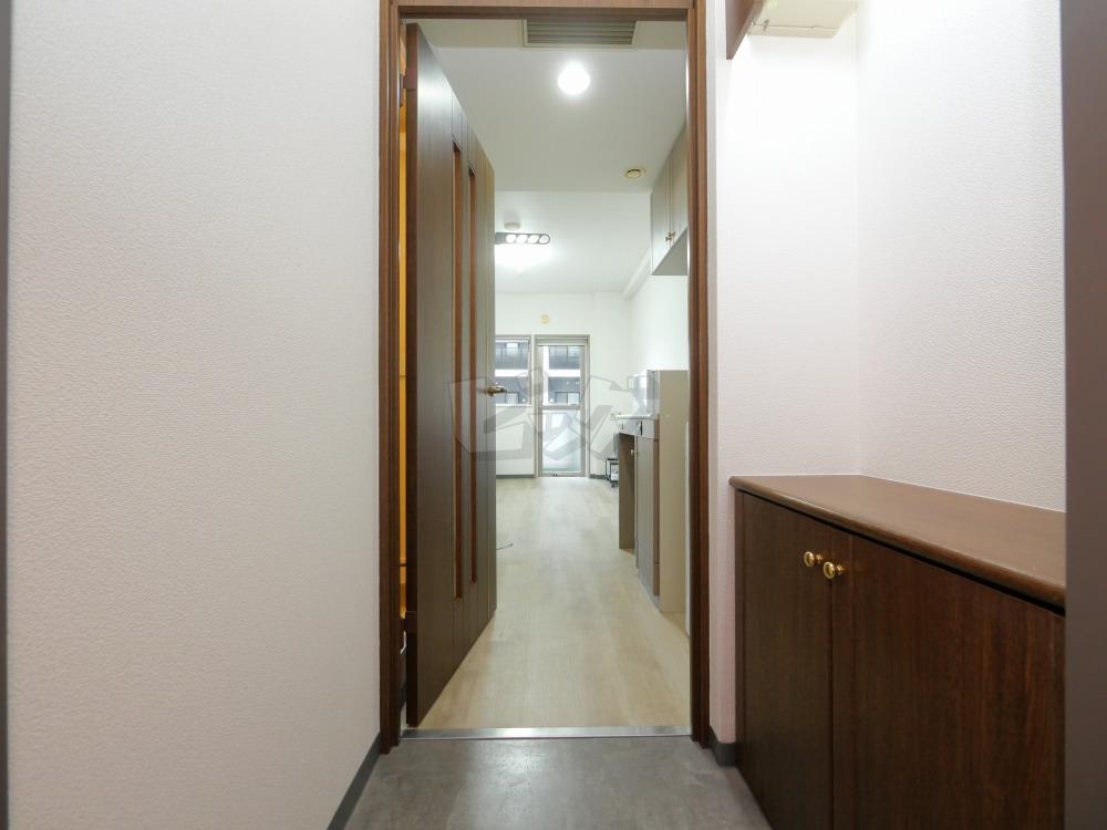 札幌市電 山鼻９条駅 徒歩1分 11階建 築26年の玄関写真