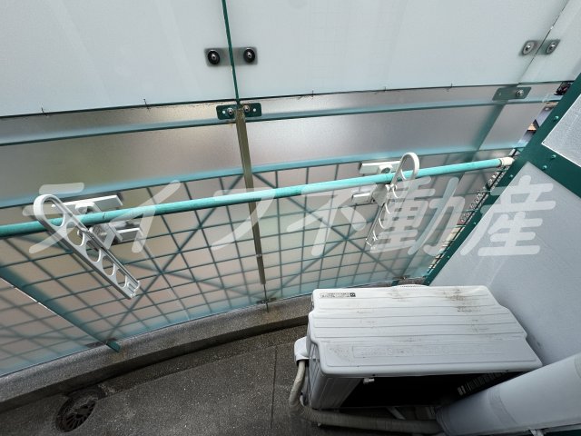 バルコニー　暖かな日差しのふりそそぐバルコニー