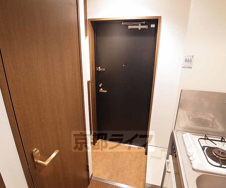 プレサンス京都烏丸御池の玄関写真