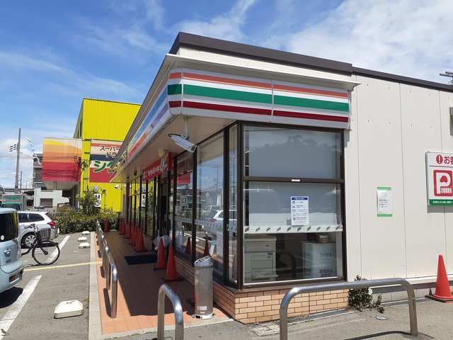 コンビニ　セブンイレブン柏原大県店様（コンビニ）まで499m