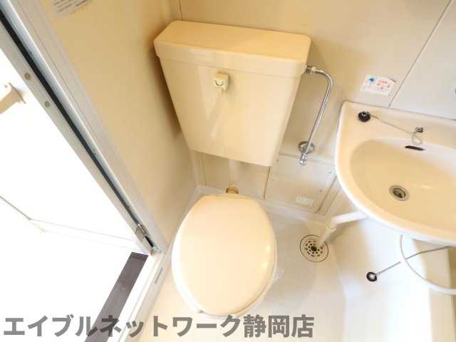 トイレ　シンプルで使いやすいトイレです