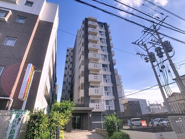 ロイヤルステージ吉塚の外観写真