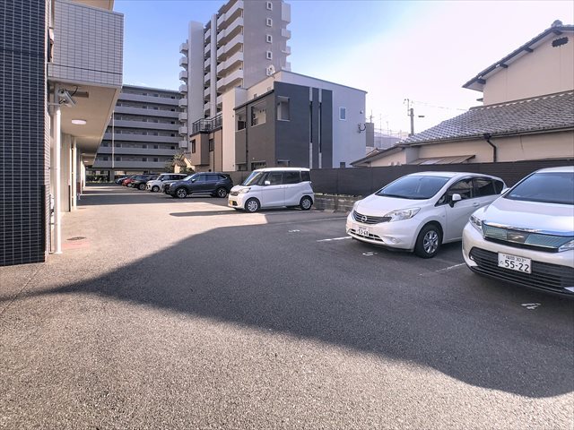 ロイヤルステージ吉塚の外観写真
