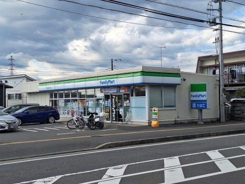 コンビニ　ファミリーマート（コンビニ）まで392m