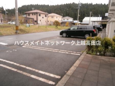 駐車場　駐車場