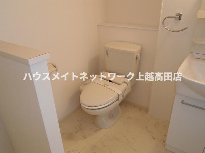 トイレ　温水洗浄暖房便座