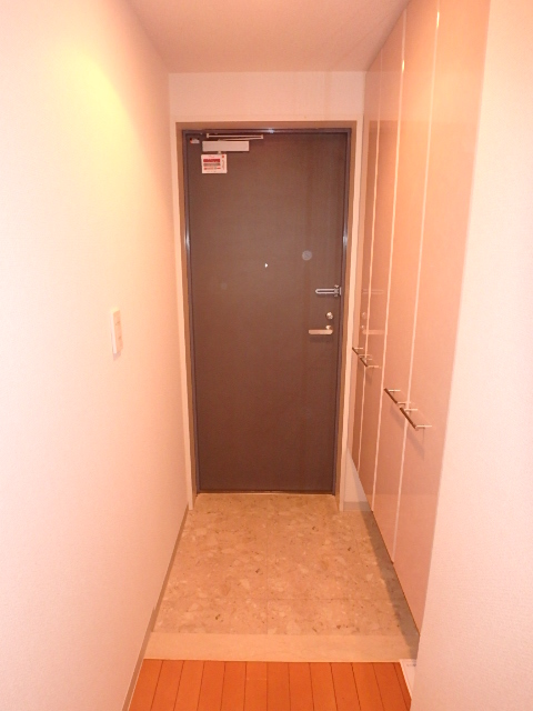 東京メトロ東西線 妙典駅 徒歩5分 8階建 築25年の玄関写真