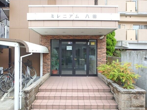 地下鉄東山線 八田駅 徒歩3分 5階建 築27年の外観写真